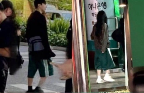 BTSジョングク&aespaウィンター熱愛説の証拠:お揃いのブレスレット、カップルタトゥー、カップルコーデ BTSジョングク&aespaウィンター熱愛説の証拠 2