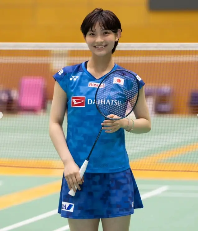 バドミントン 宮崎友花 プロフィール & ラケット 戦績 世界ランキング バドミントンアイドル 宮崎友花 かわいい