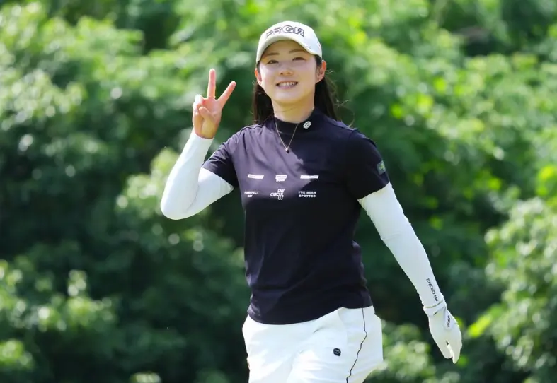 ゴルフ辻梨恵 プロフィール·プロ14年目、32歳の初優勝 (クラブセッティング ) ゴルフ辻梨恵 プロフィール·プロ14年目、32歳の初優勝 (クラブセッティング )