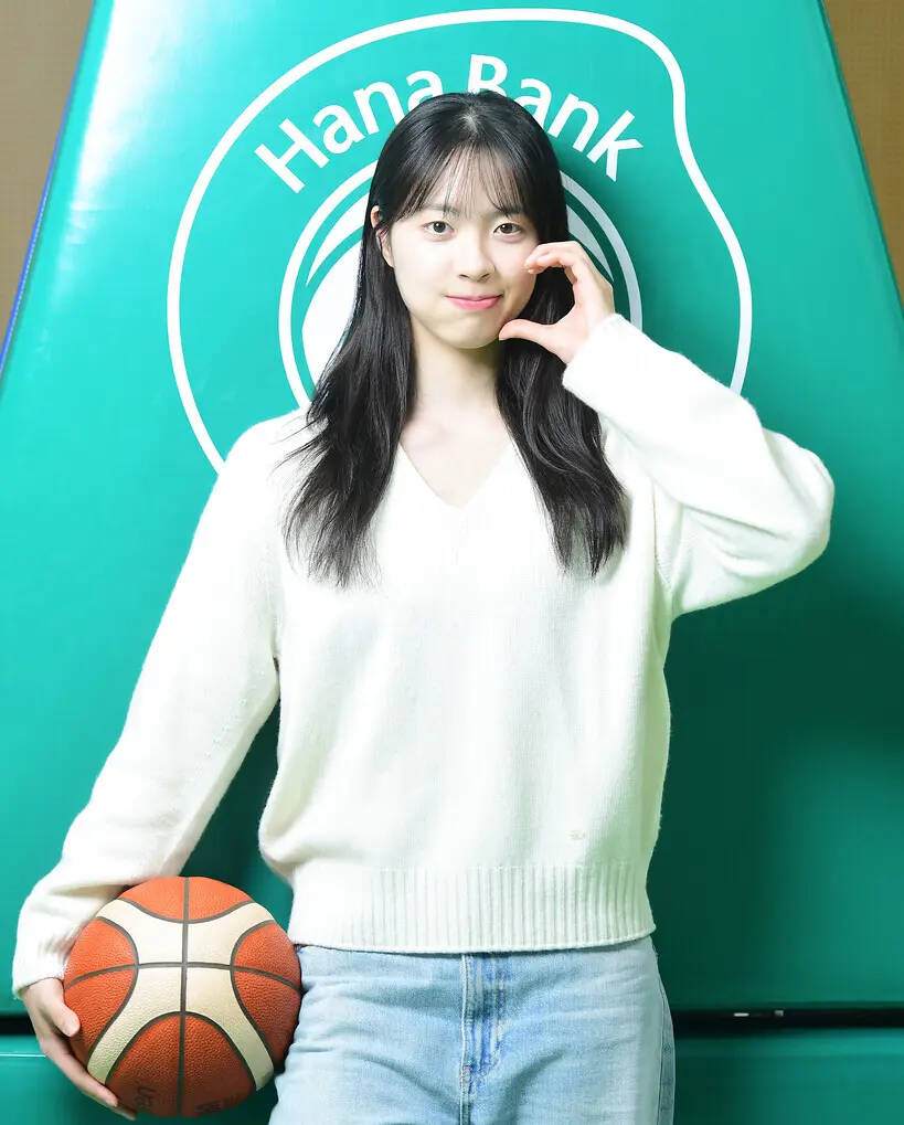 バスケットボール ヨ・ジュンソク プロフィール·NBA挑戦 (統計 年俸 受賞) ヨ・ジュンソクの恋人説の主人公、パク・ソヒ(バスケットボール選手)