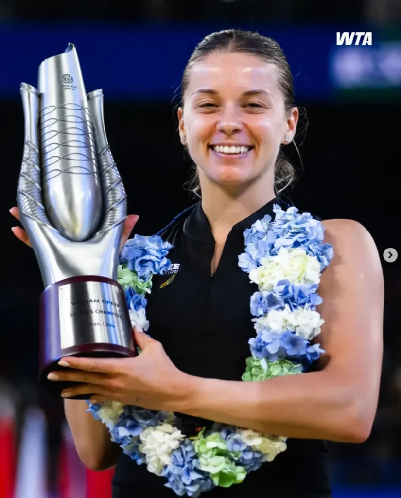 テニス マヤ・フワリンスカ プロフィール·優勝·対戦成績·ラケット ホテル代もなく予選から決勝へ ローラン・ギャロス マヤ・フワリンスカ プロフィール&テニスラケット 受賞・賞金・日程